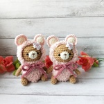 着ぐるみで暖っか♪お座りピンククマネズミ