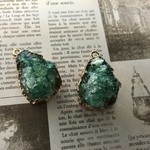 【2個】ストーンチャーム　68