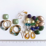 //パーツ アソート//グリーン系 ハンドメイド パーツ ビーズ アクリル 素材 ピアス イヤリング 秋冬 カボション a-77