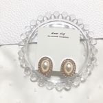 ホワイトパールイヤリング