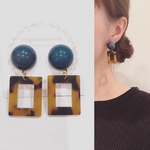 SALE❤️グリーン　べっ甲ピアス／イヤリング