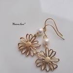 お花ピアス(コットンパール)