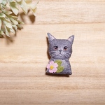 ネコの刺繍ブローチ 〜ブリティッシュショートヘア&桜〜