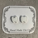 送料無料！ 歯のピアス