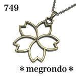 749.桜フレームのネックレス