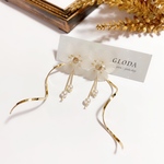 《silver 925》大ぶり フラワーパールロングピアス 花ピアス ロング フラワー ゴールド アレルギー対応 うねうね 結婚式 ウェディング 式 入学式 フォーマル パーティー 上品