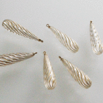 アクリル素材　らせん模様のしずく　10×40ｍｍ　8個で300円