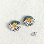 ピアス／イヤリング ⚪︎◯bubbles⚪︎*.blue.yellow ビーズ刺繍 