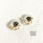 ピアス／イヤリング ⚪︎◯bubbles⚪︎*.black.mint ビーズ刺繍 