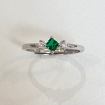 再販** ＊サイズ調整可能＊天然エメラルド＊ 3mm 華奢リング　ザンビア産　ノンオイル　エメラルドリング**