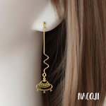 揺れるUFOピアス　シンプル＆ユニーク　彷徨う未確認飛行物体！