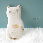 「お花をどうぞ」ねこ＊ブローチ