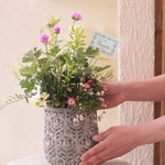 ピンクのまん丸お花の花束植え