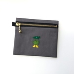 刺繍 ミニフラットポーチ 雨宿りかえる