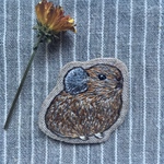 ナキウサギさんの刺繍ブローチ