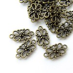 30個・16×8ｍｍ・お花のコネクター・金古美・17061505