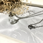 アロマが香る　ボトルネックレス　香水もOK