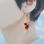 14ｋｇｆ＊愛らしいベリーが揺れるピアス＊ラズベリーカルセドニー＊イヤリングに変更可能
