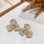 フラワーピアス 花ピアス ビジュー パールピアス 大ぶりピアス アレルギー対応 樹脂 結婚式 ウェディング 入学式 フォーマル パーティー 上品