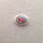 【florence0222さまオーダー品】フェルトと刺繍のバラと小花のブローチ