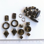 //ビーズ アソート// ブラック系 ハンドメイド パーツ ビーズ アクリル 素材 ピアス イヤリング おおぶり 個性的 a-117 