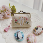 ＊手刺繍がま口コインケース＊猫  ベージュ