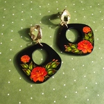 ロシアの伝統工芸手法によるピアス