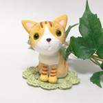 コロ猫　トラ猫　 粘土細工の置物［インテリア 飾り］ 
