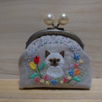 刺繍がま口ポーチ 〜シャム猫〜