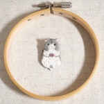 ハムスターの刺繍ブローチ