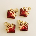 A級ガラスストーン　フラワー台座付き菱形チャーム