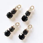 A級ガラスストーン　トリプルシャネルストーンチャーム