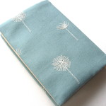 【ブックカバー  可憐たんぽぽ綿毛花刺繍＆ベージュリネン＆スティールブルー♪ 文庫本サイズ】
