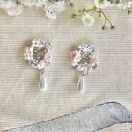 しかく（ピンク×グレー）::ビーズ:刺繍:イヤリング:ピアス:プレゼント::