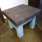 アンティーク風のミニスツール