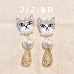 刺繍猫♡ピアスorイヤリング