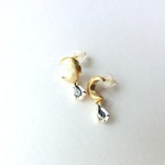 月のしずくピアス