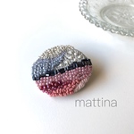 ビーズ刺繍ブローチ 