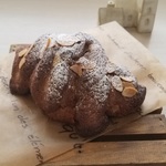 クロワッサンダマンド