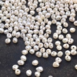 2×2.5mm 50粒 淡水パール  極小 ケシパール  バロック  パーツ  素材 粒売り   ホワイト