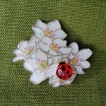 梨の花ブローチ