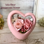 ハート形♡ バニラピンク&ブライダルピンクローズ　フラワー　ハート　ローズ　バラ　薔薇　プリザーブドフラワー　フラワーアレンジ　フラワーギフト　贈り物　母の日　母の日花　くすみピンク　ハート型器