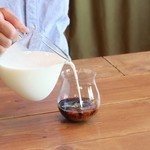 ”３３％オフ　特別価格　10セット（2本で１セット）限定　”尾道むかい島のコーヒー豆屋が作ったカフェオレベース【加糖（カフェインレス）】