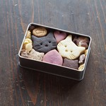 「ねこたちのLOVE♪チョコサンドクッキー缶」（Ｓ）