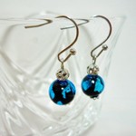 再々入荷！再再・・・深海ブルーのガラス玉イヤリング＆ピアス