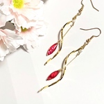 レッドリーフ・シャープなピアス／イヤリング