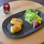 有紋楕円皿／黒・焼き〆陶器（レンジ、オーブン、食洗器対応）