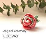 ＊つまみ細工＊【3色】玉バラの髪飾り