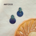 刺繍とビーズのピアス「藍」