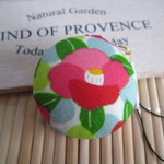 マカロンケースのストラップ　(椿の花)